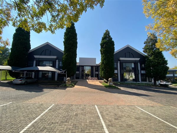 455  m² Commercial space in Sunninghill