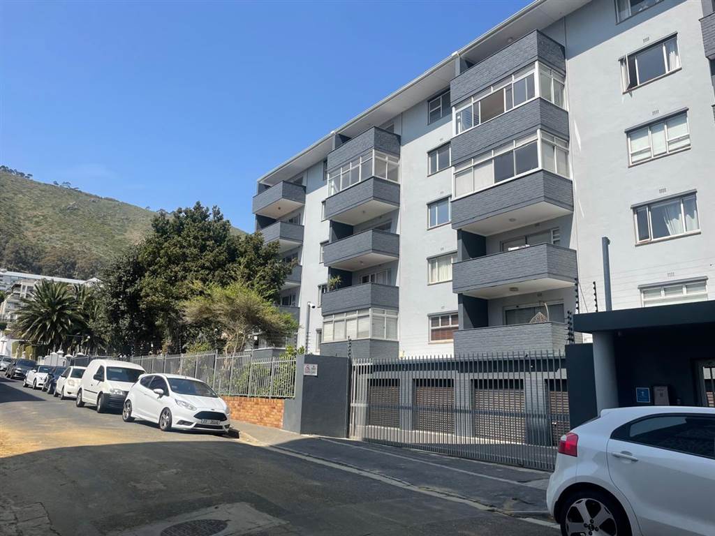 2 Bed Apartment to rent in Sea Point RR4214481 Private Property