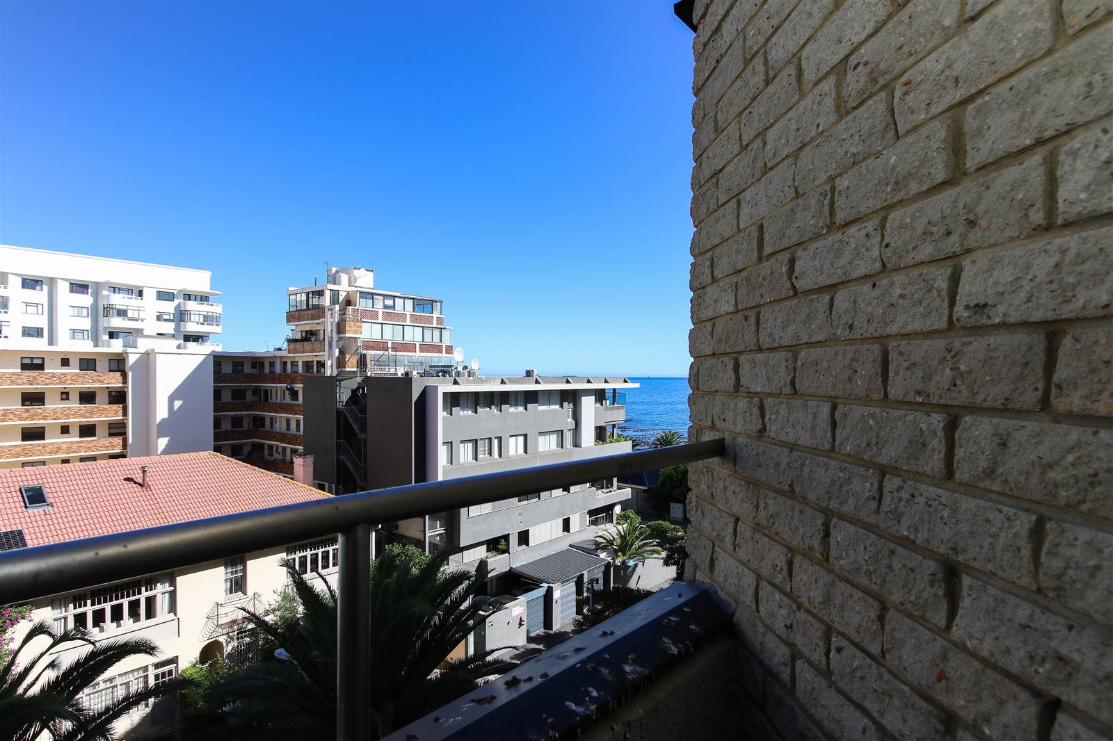 2 Bed Apartment in Sea Point photo number 4