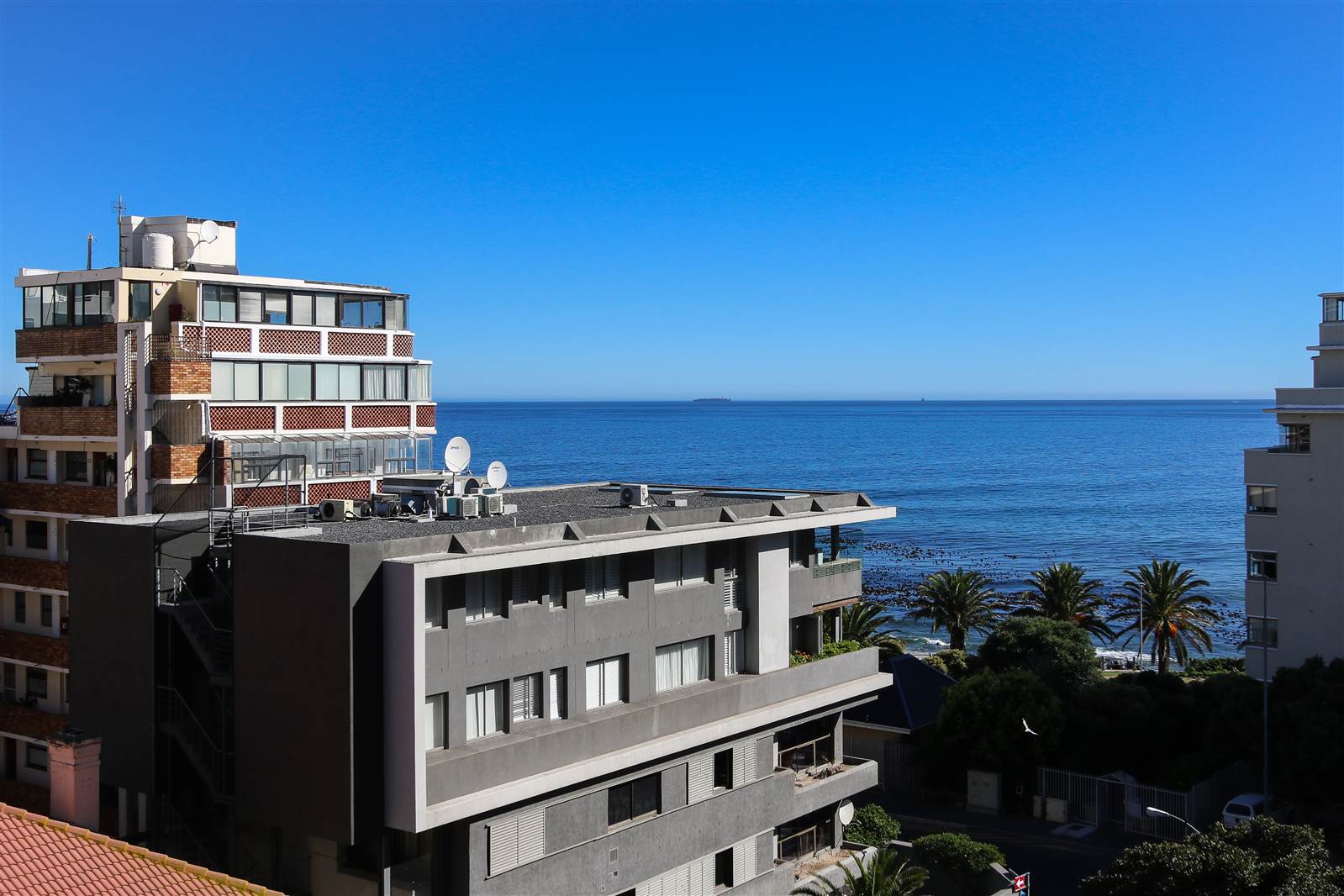 2 Bed Apartment in Sea Point photo number 13