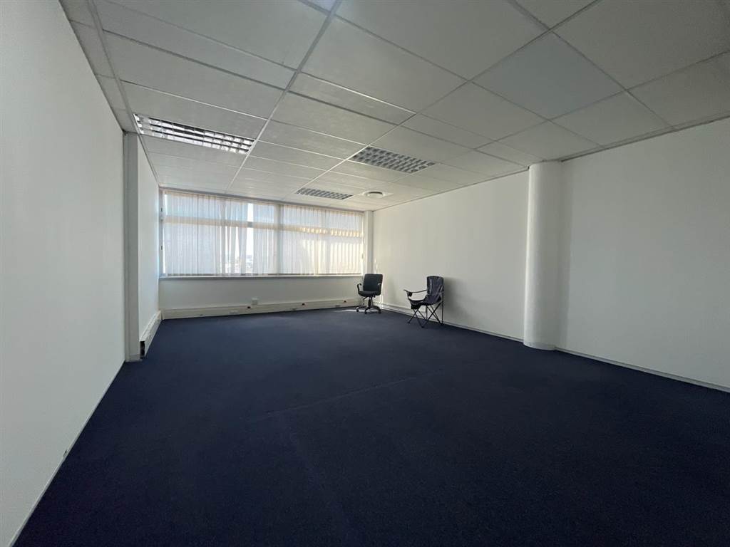 92.7  m² Commercial space in Milnerton Central photo number 12