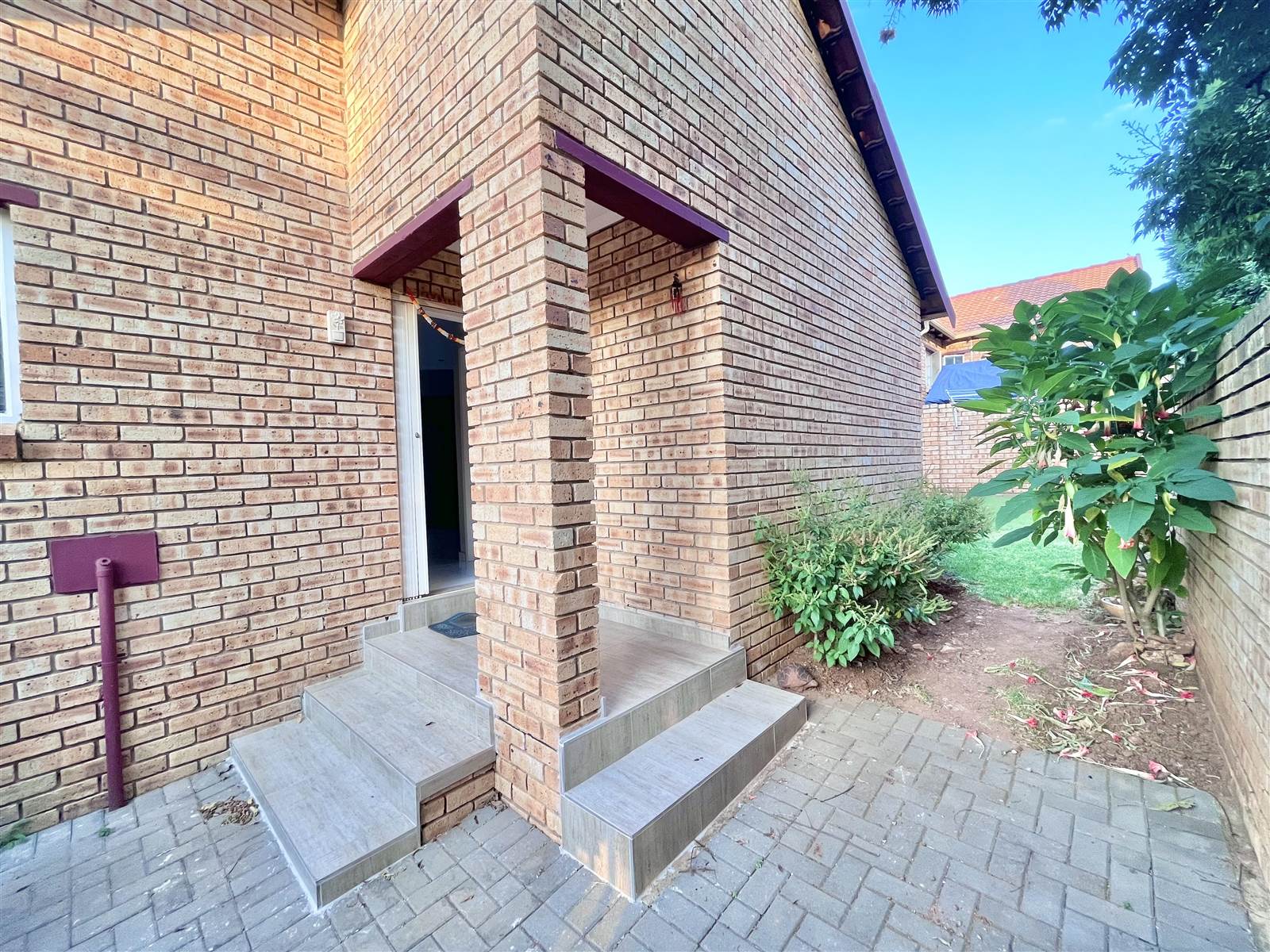 3 Bed Simplex in Kyalami photo number 3