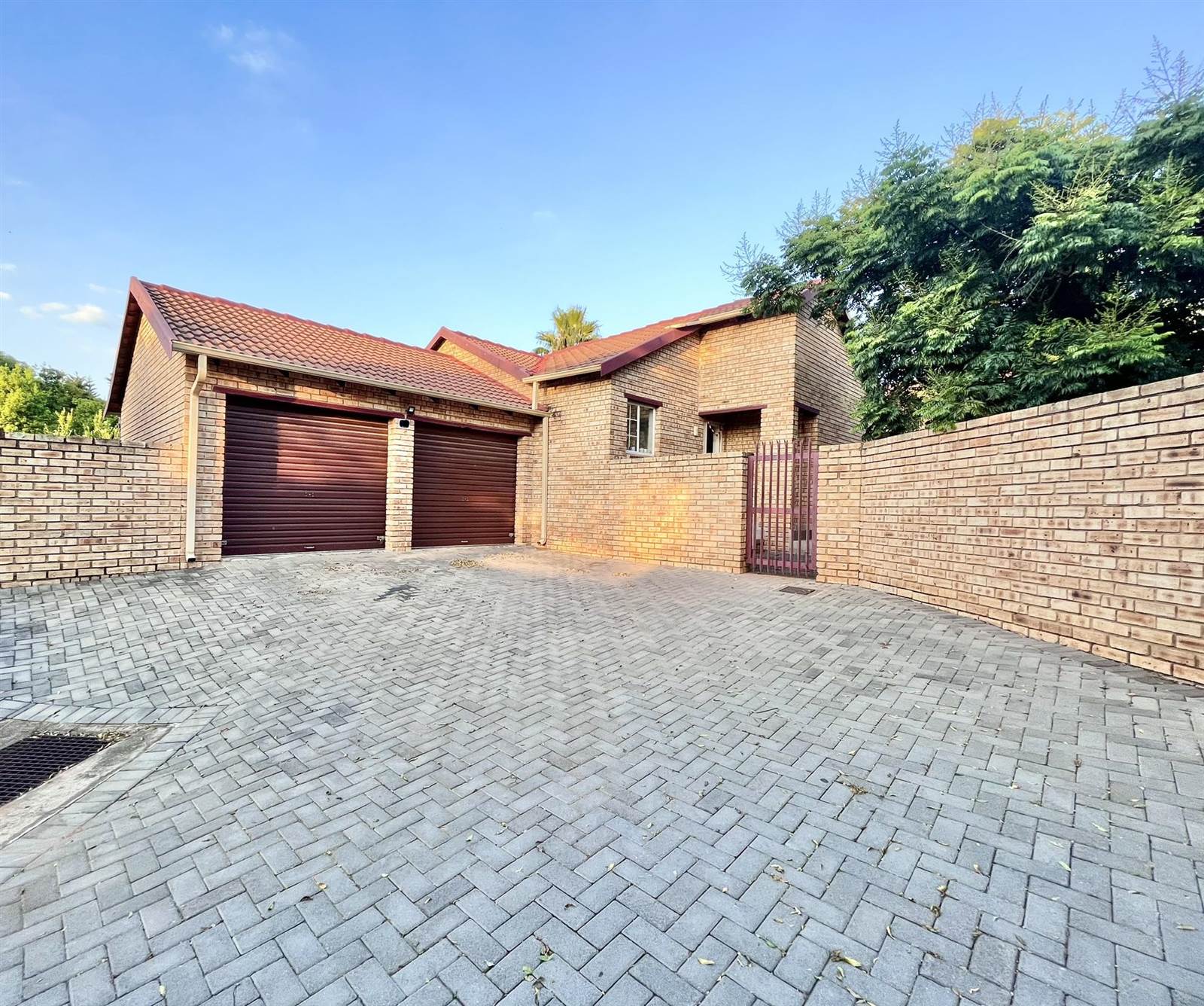 3 Bed Simplex in Kyalami photo number 27