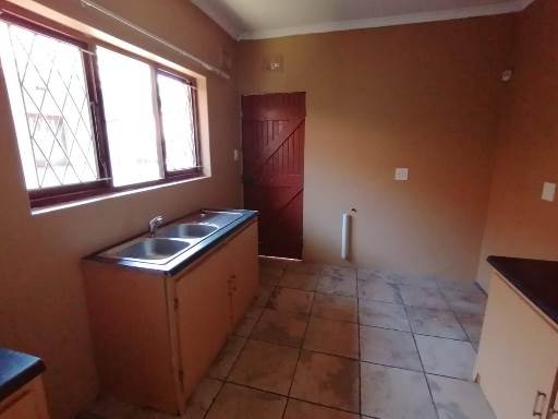 4 Bed House in Umtentweni photo number 25