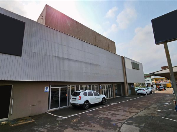 573  m² Commercial space