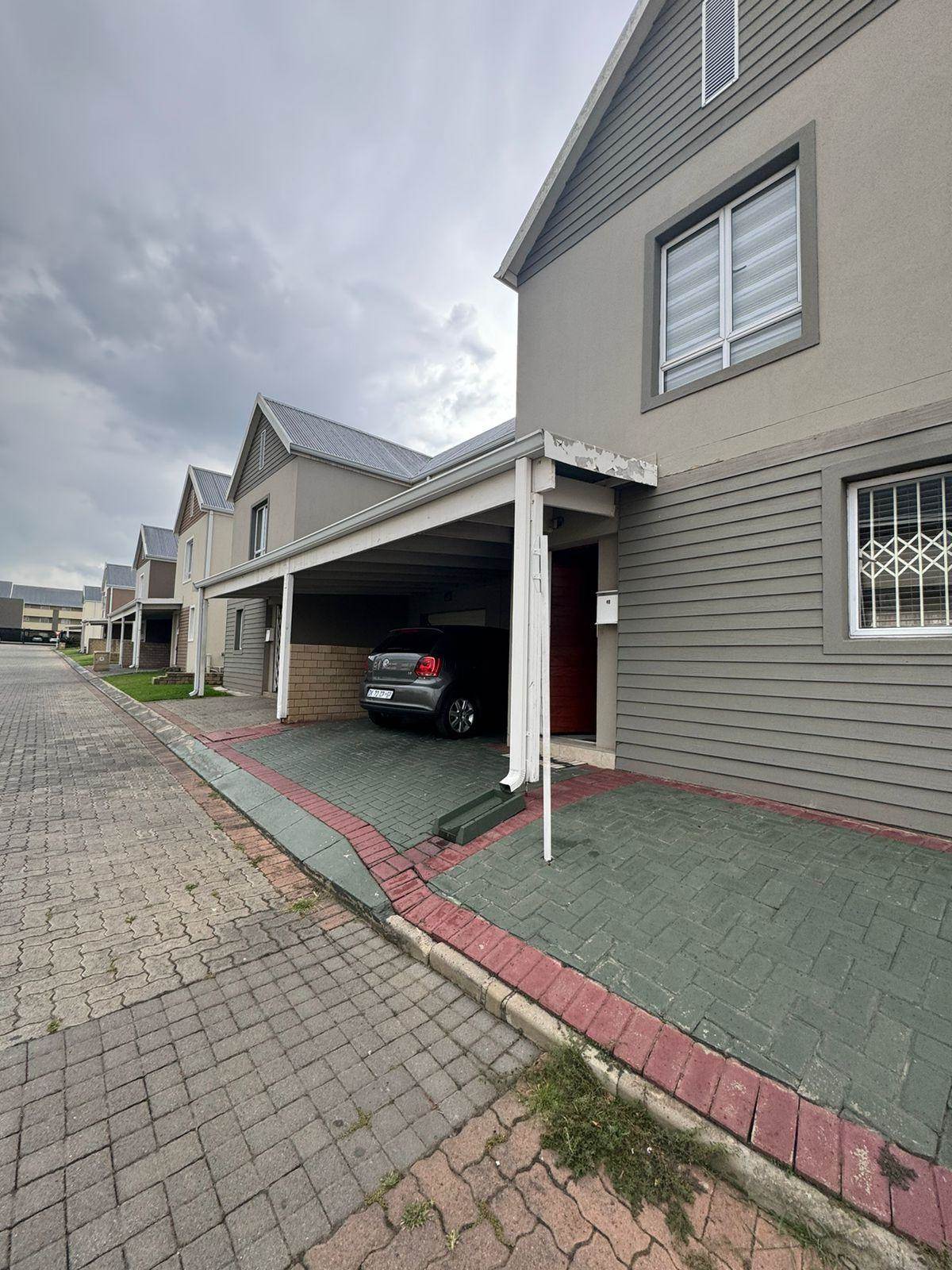 3 Bed Townhouse in Riverspray Lifestyle Estate photo number 1