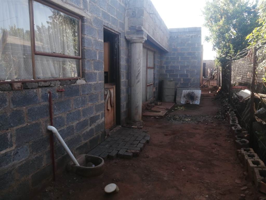 3 Bed House in Mokopane photo number 2