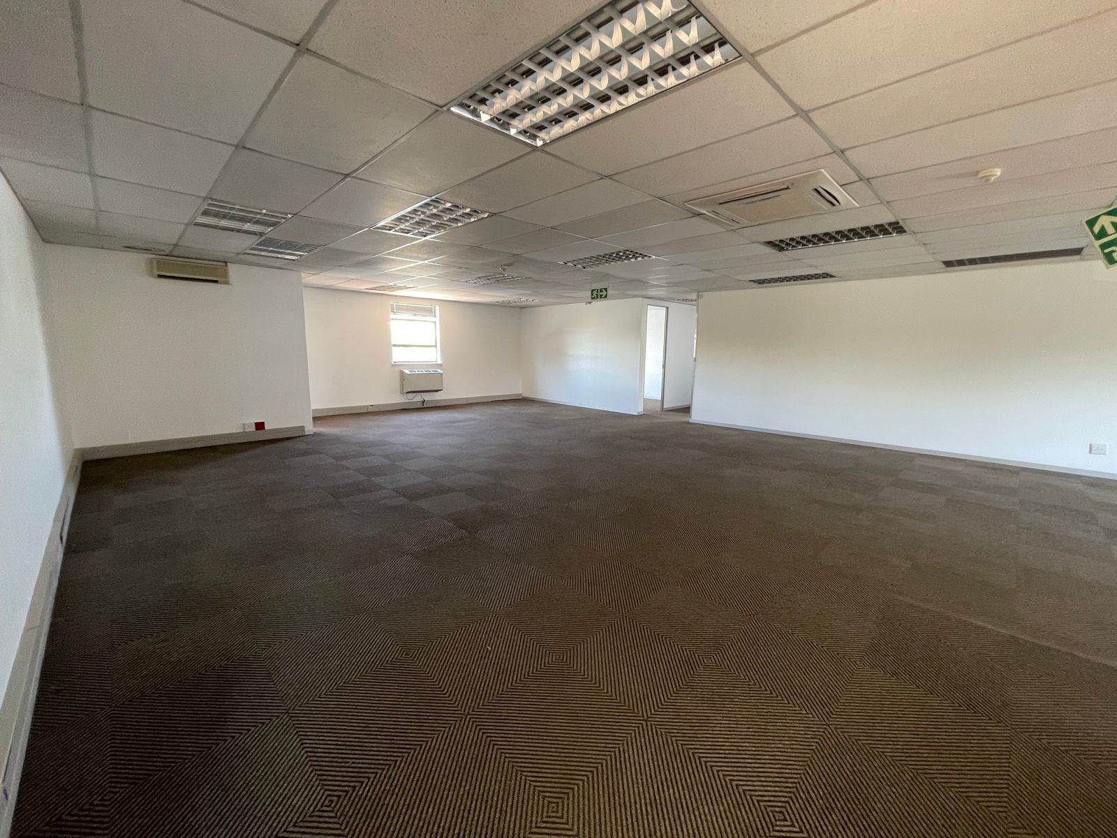 283  m² Commercial space in Bartlett photo number 8