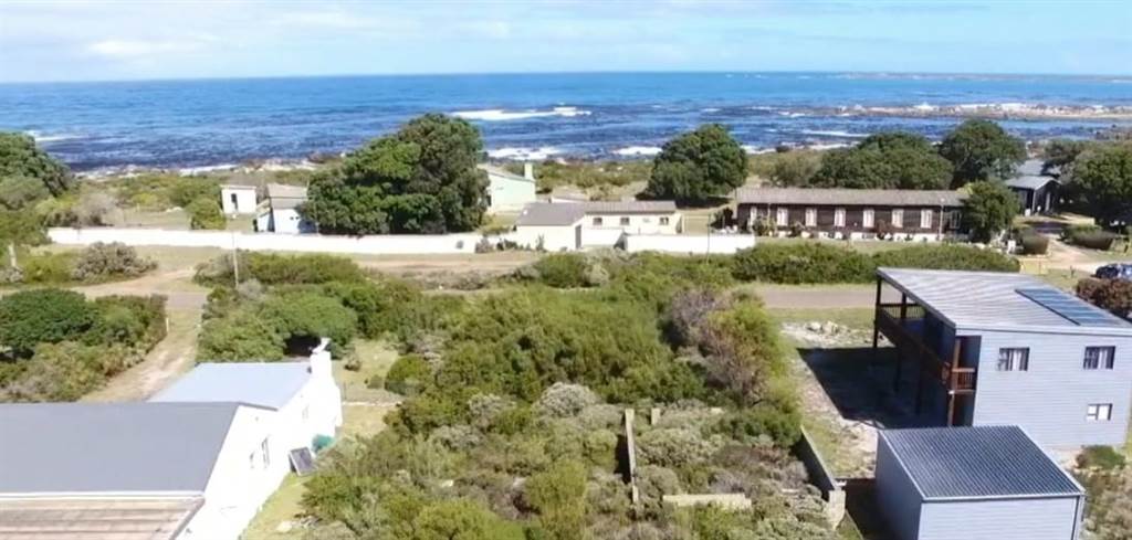 844 m² Land available in Bettys Bay photo number 1