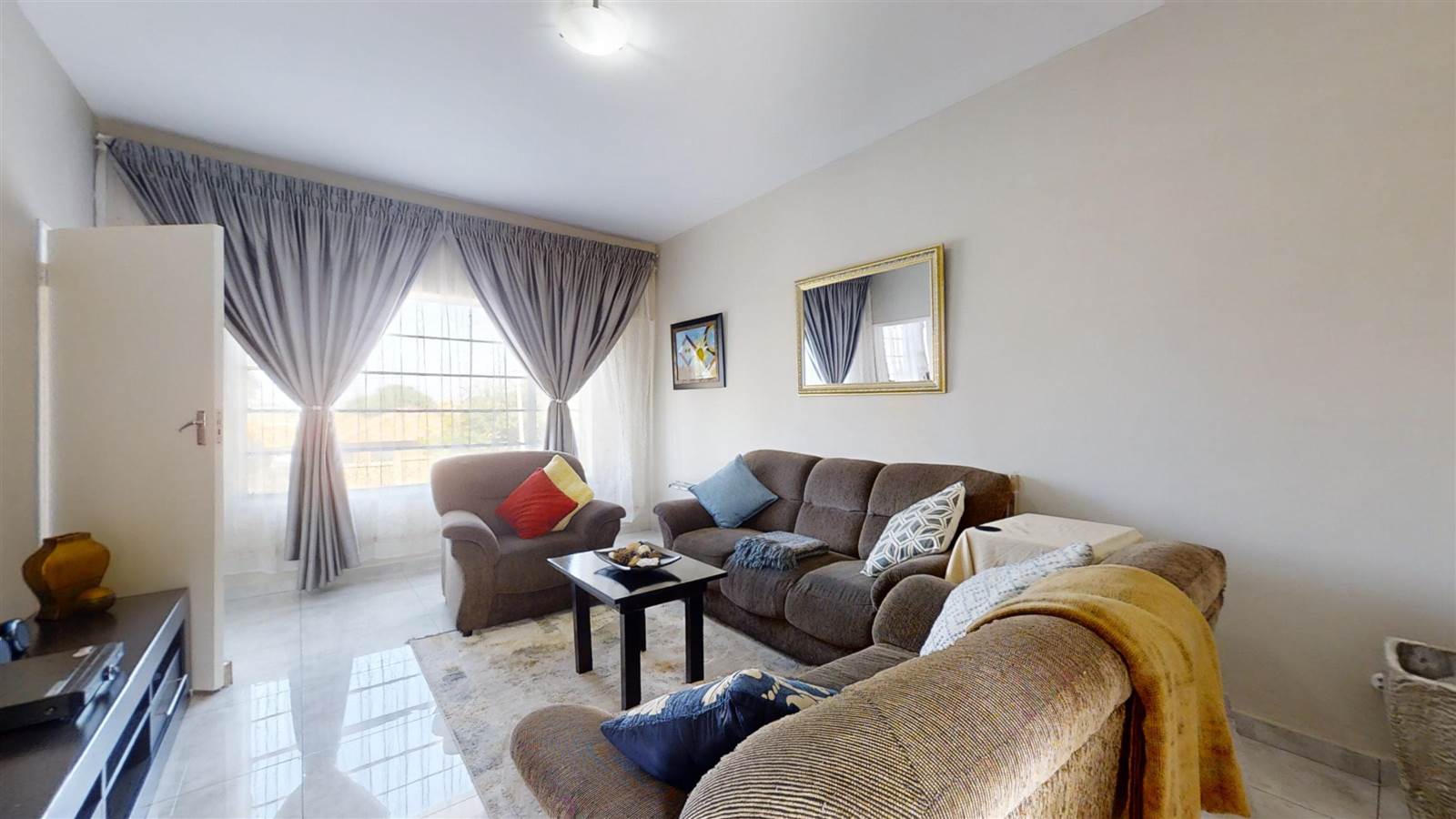 1.5 Bed Apartment in Lambton photo number 10