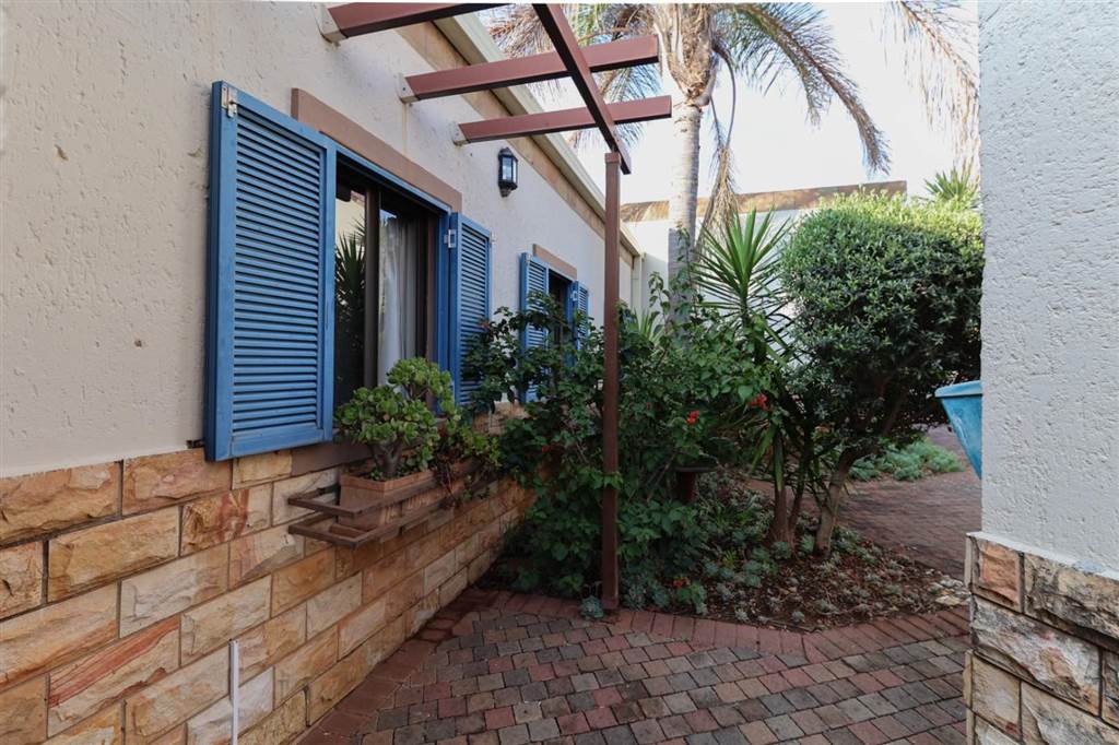 3 Bedroom Townhouse 3 Bedroom Townhouse