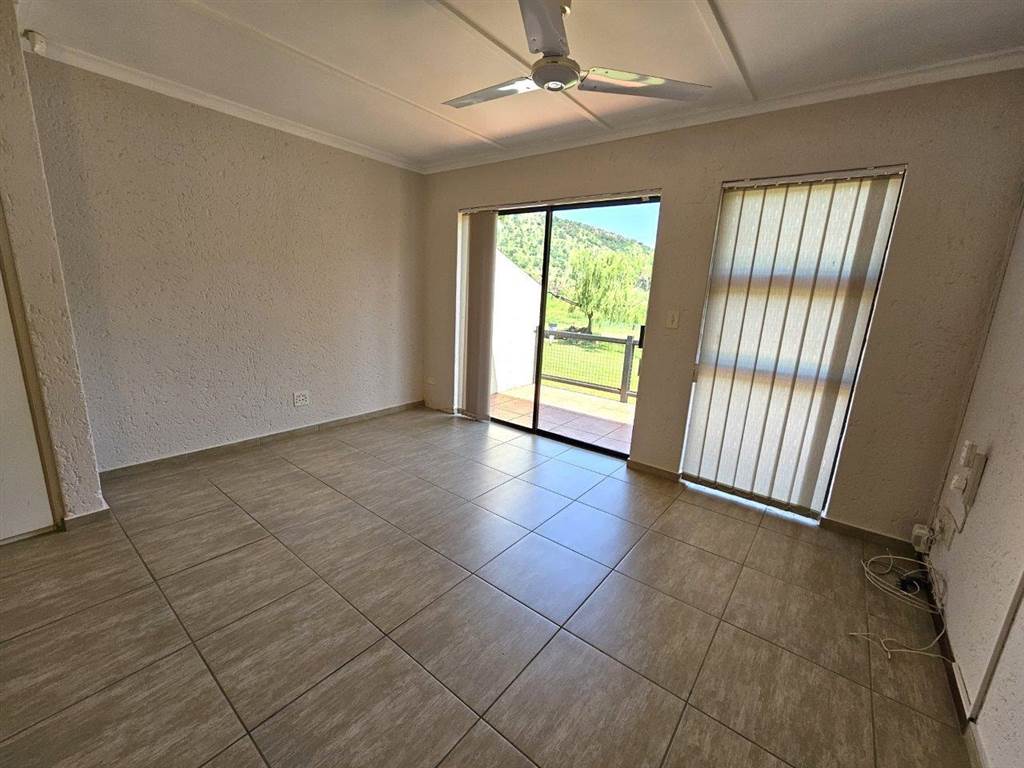 3 Bed Townhouse in Hartbeespoort Dam photo number 18