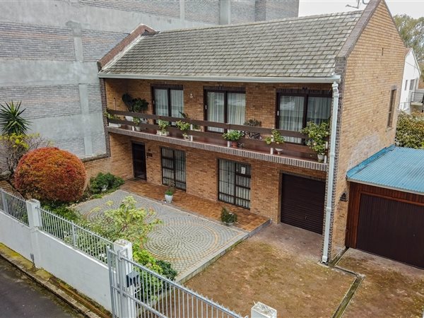 3 Bed House in Wynberg