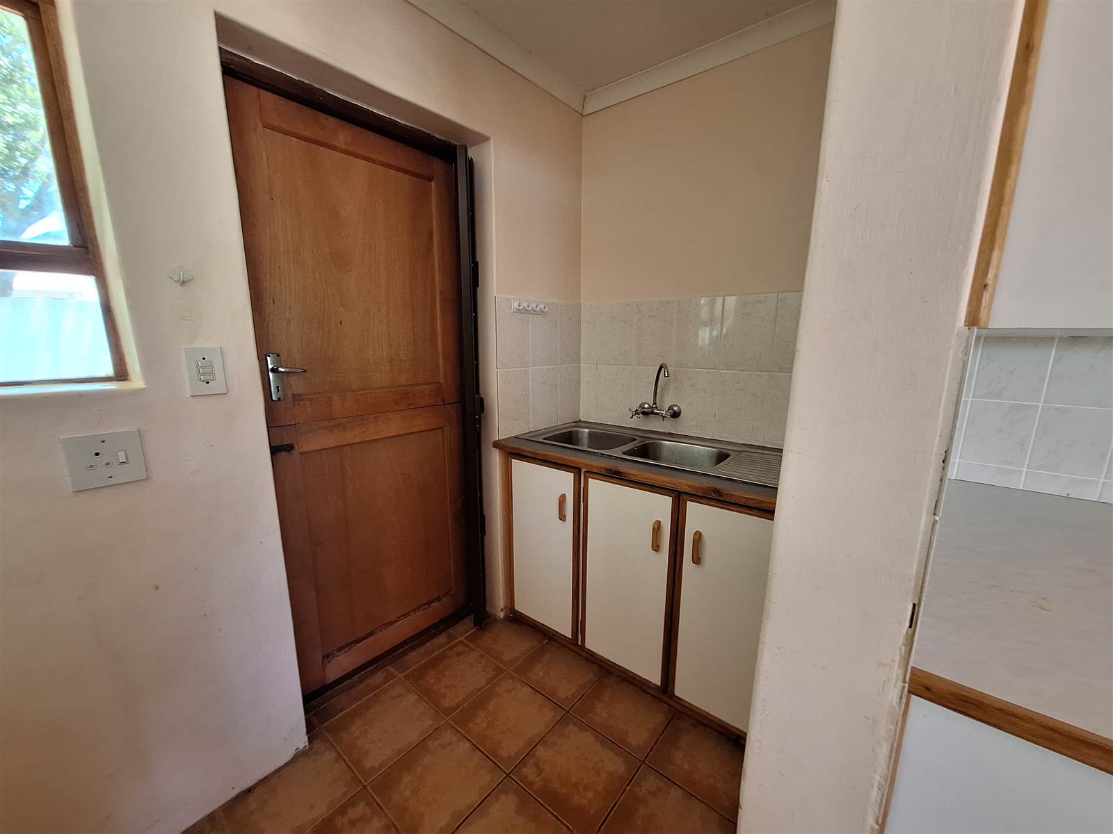 2 Bed House in Bredasdorp photo number 19