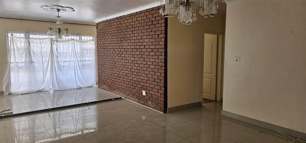 3 Bed House in Kharwastan photo number 10