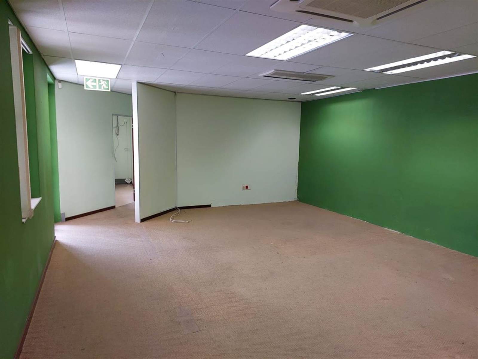 128  m² Commercial space in Bryanston photo number 3