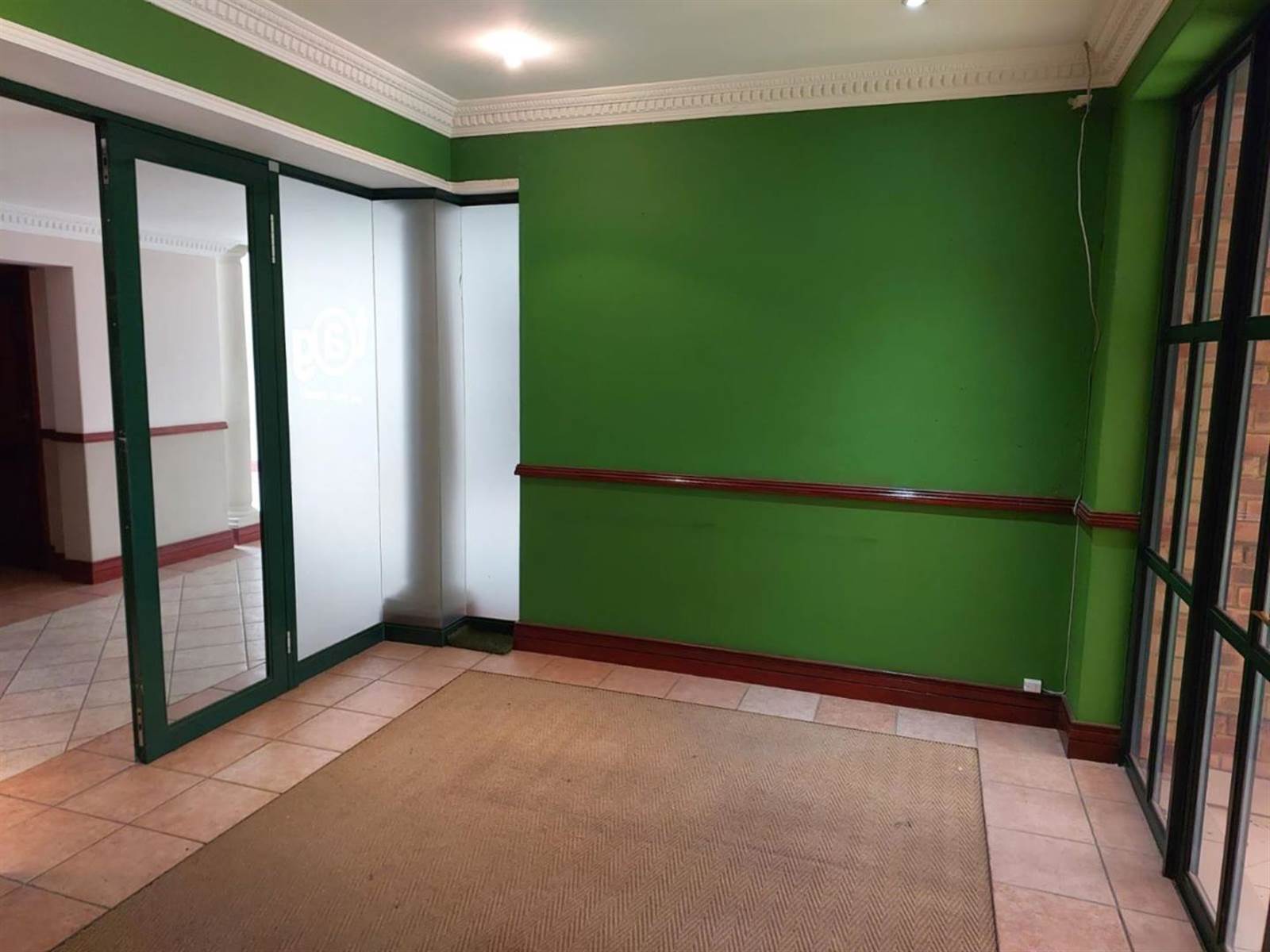 128  m² Commercial space in Bryanston photo number 1