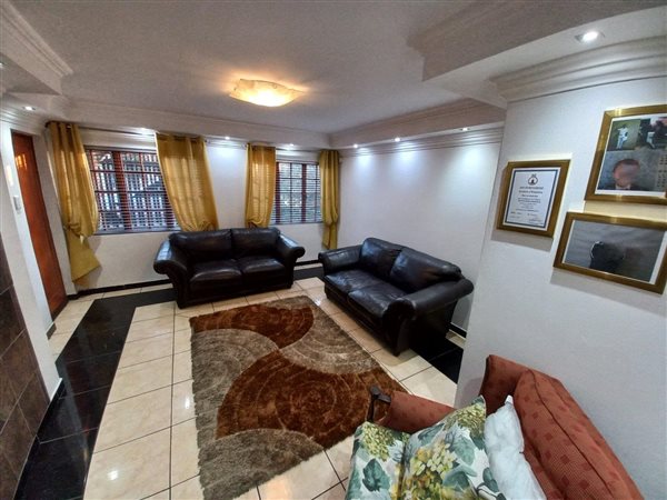 4 Bedroom House 4 Bedroom House