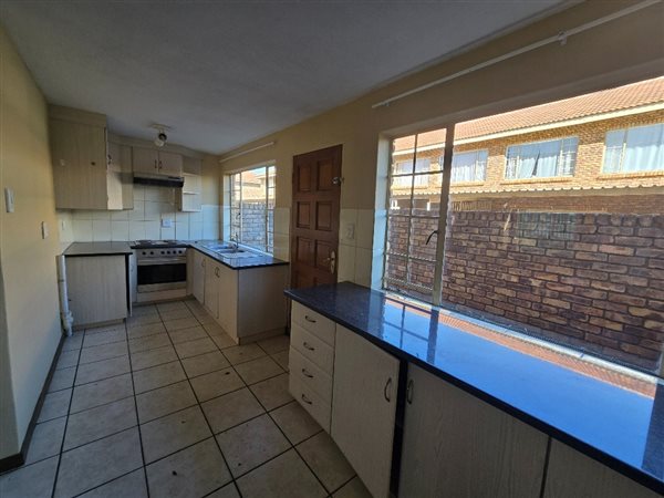 2 Bedroom Townhouse 2 Bedroom Townhouse