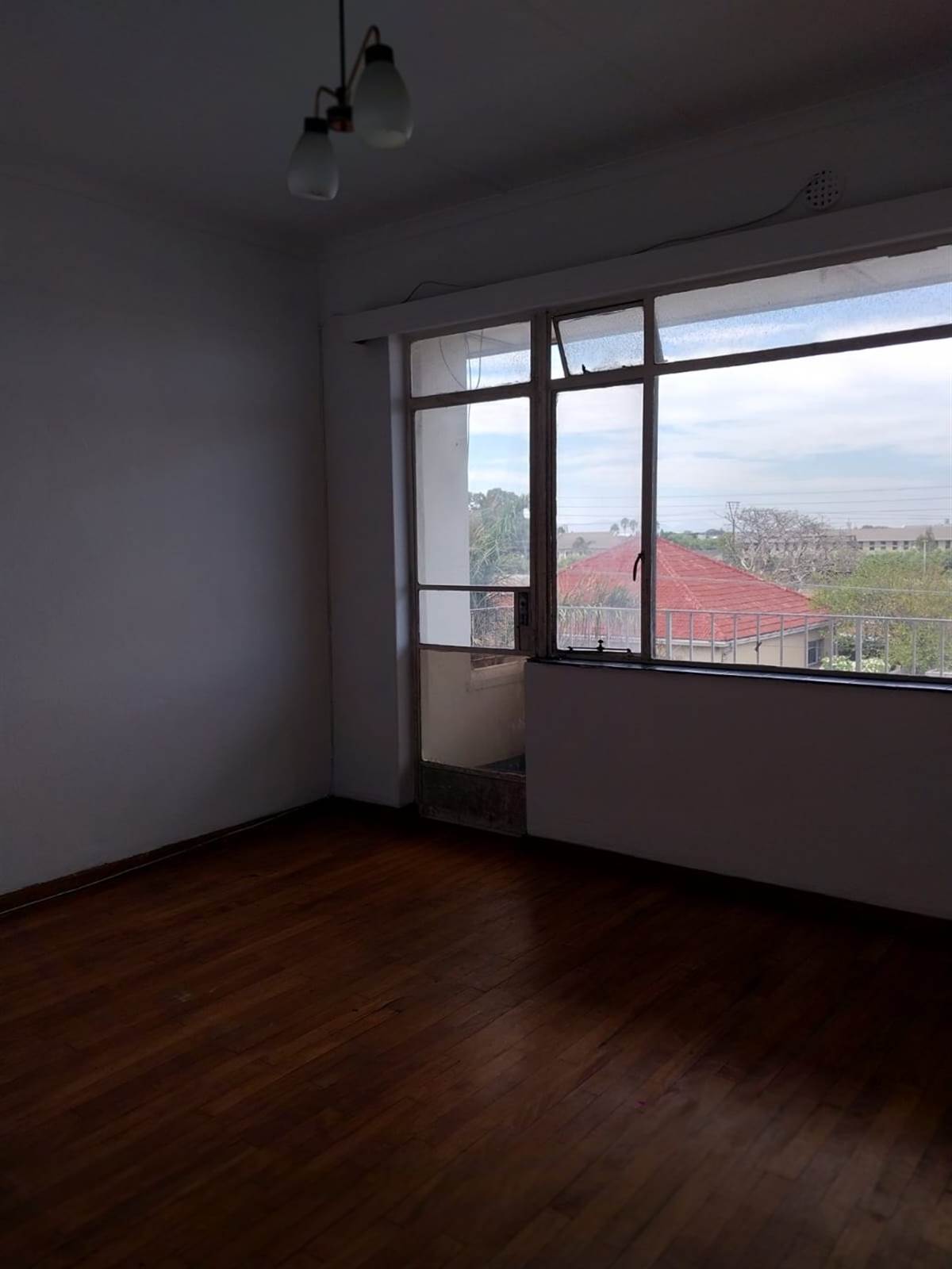 1 Bed Apartment in Parow Central photo number 3