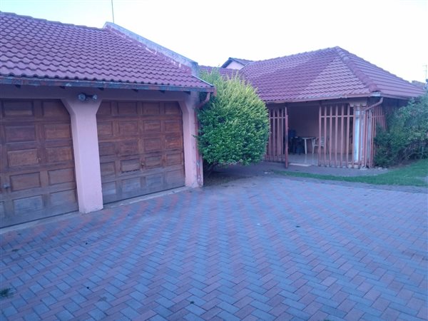 3 Bed House in Dalpark Ext 6