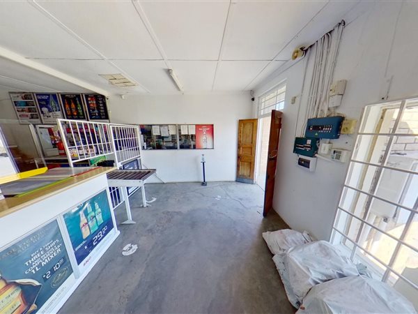 333  m² Commercial space in Dewetsdorp