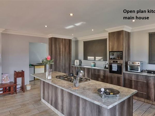 4 Bedroom House 4 Bedroom House