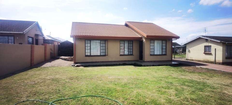 3 Bed House in Mpophomeni photo number 18