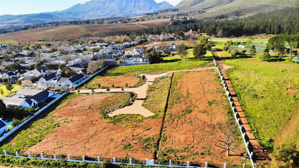 1096 m² Land available in Paradyskloof photo number 3