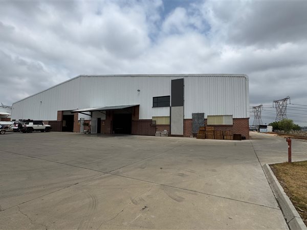 870  m² Industrial space