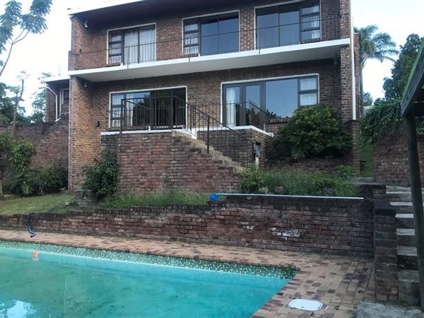 6 Bed House in Beacon Bay
