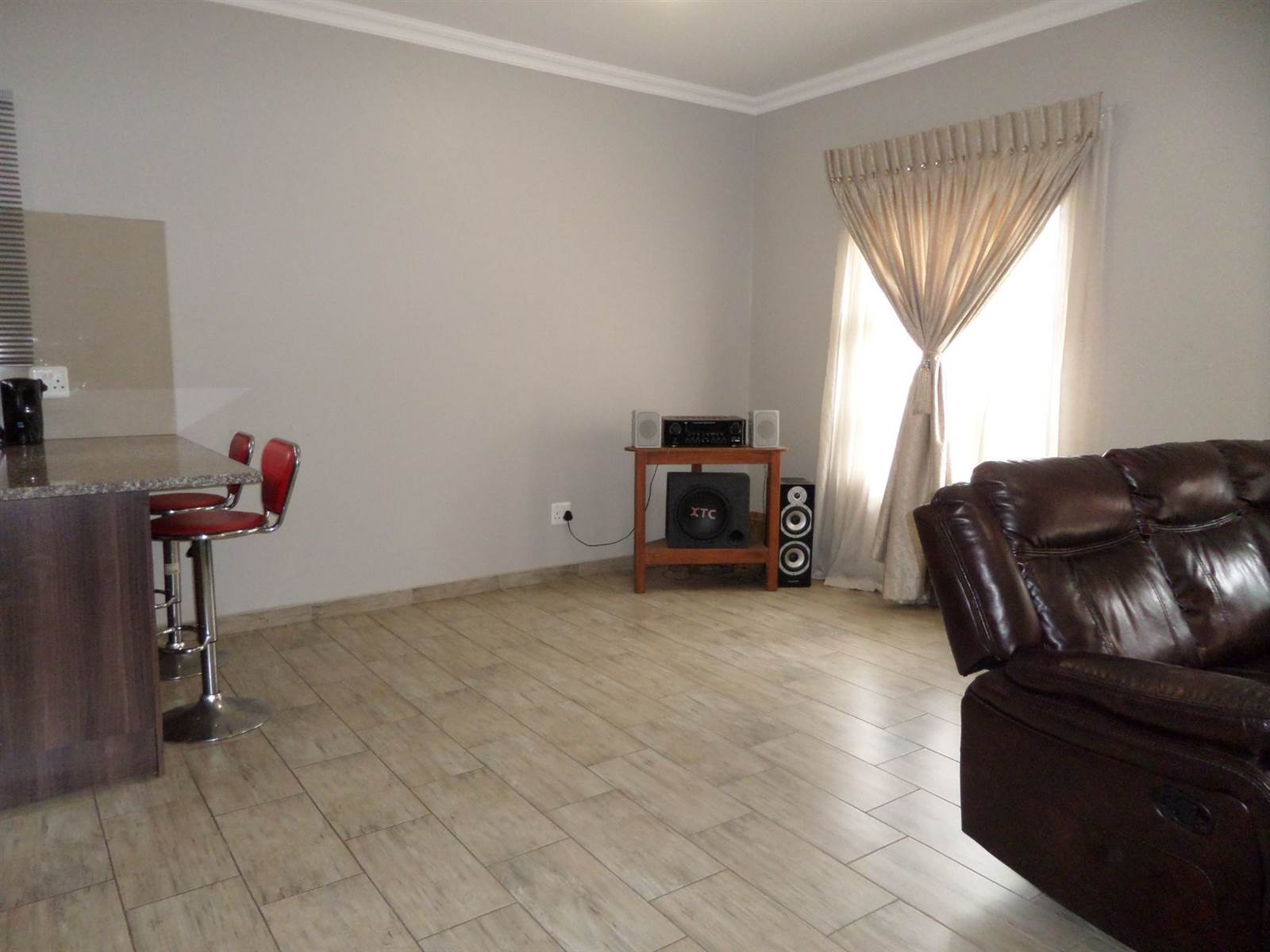 3 Bed Townhouse in Doornpoort and surrounds photo number 7