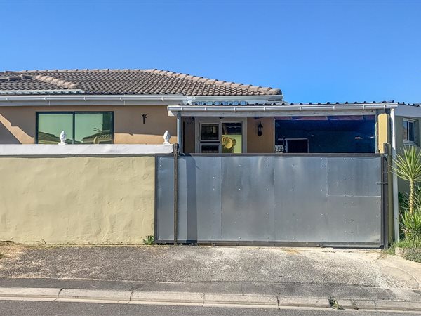 3 Bedroom House 3 Bedroom House