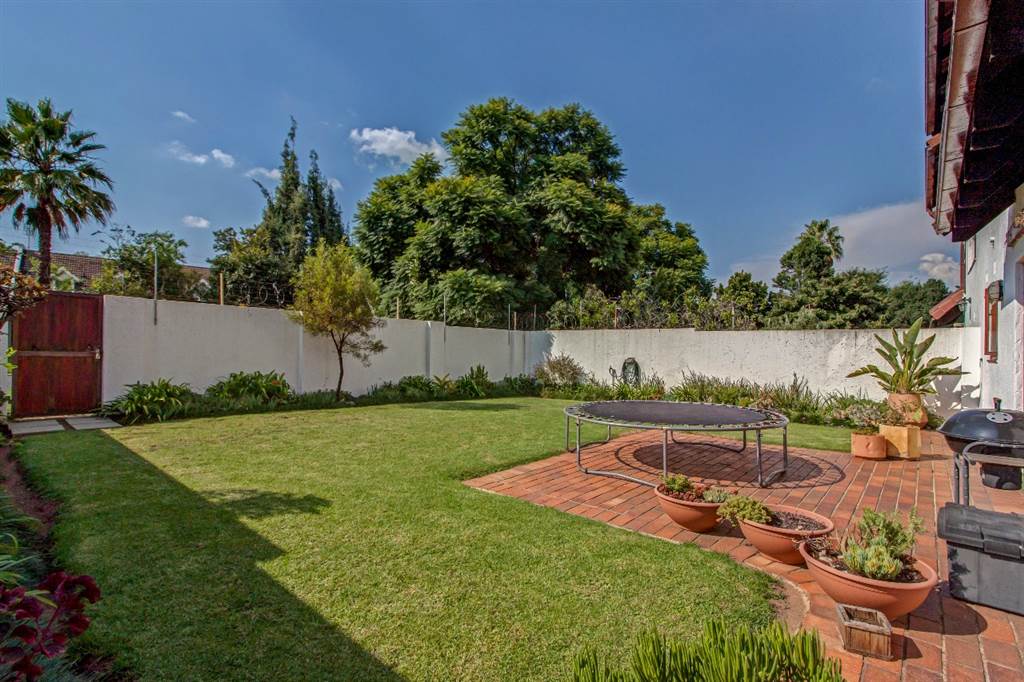 3 Bed Townhouse in Bryanston photo number 12