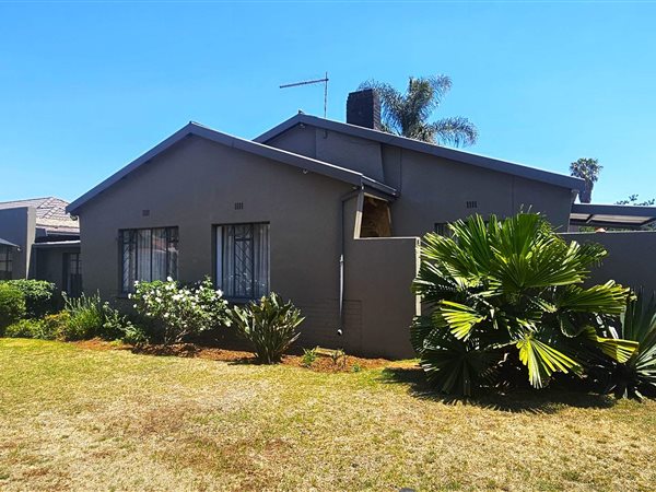 4 Bedroom House 4 Bedroom House