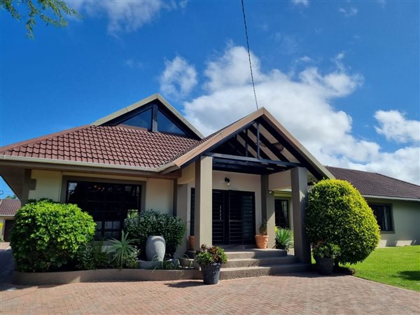 4 Bedroom House 4 Bedroom House