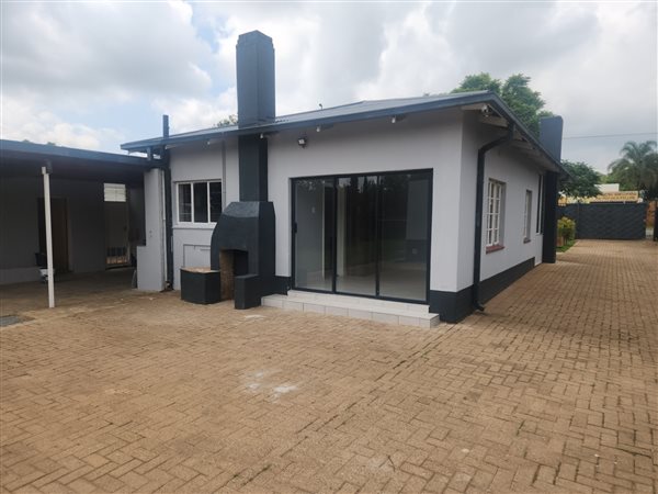 5 Bedroom House 5 Bedroom House