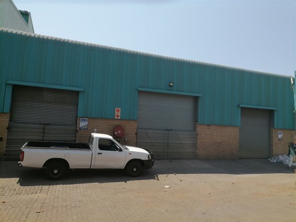 952  m² Industrial space