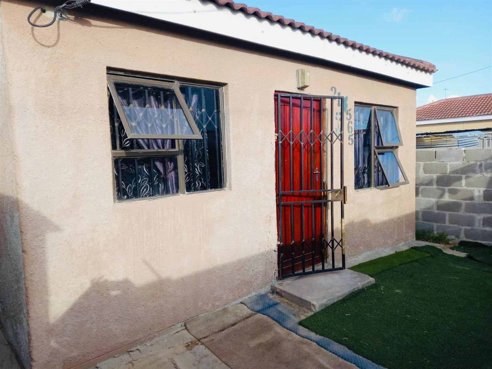 2 Bed House in Mfuleni photo number 2