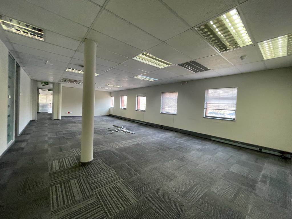 2037  m² Commercial space in Vorna Valley photo number 25