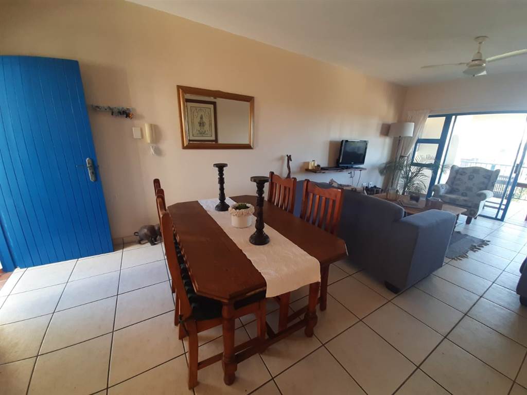 3 Bed Apartment in Uvongo photo number 6
