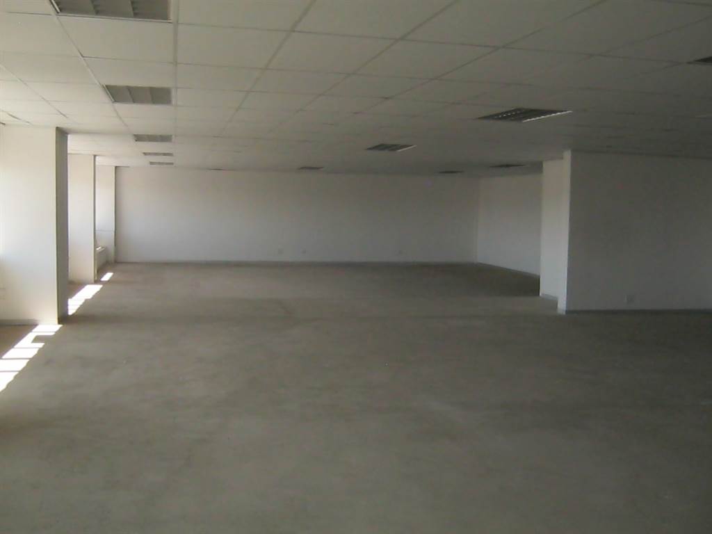 132  m² Retail Space in Bardene photo number 4