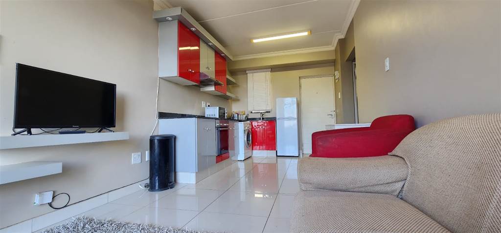 1 Bed Apartment in Umhlanga Ridge photo number 3