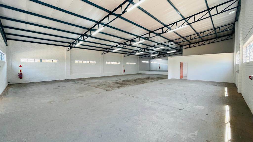 500  m² Industrial space in Stormill photo number 11