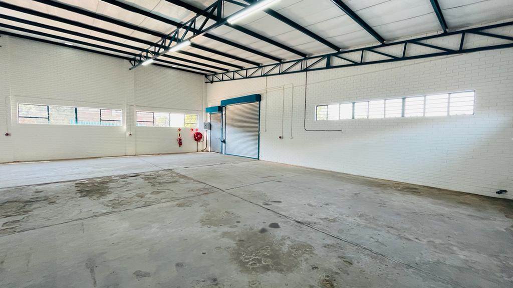 500  m² Industrial space in Stormill photo number 14