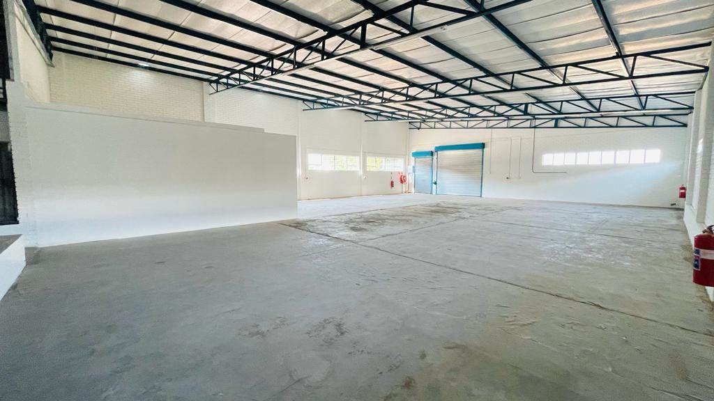500  m² Industrial space in Stormill photo number 9