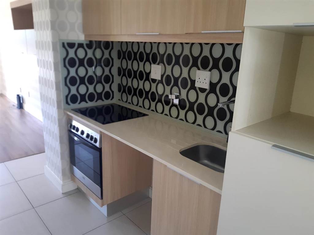 1 Bed Apartment in Rivonia photo number 6