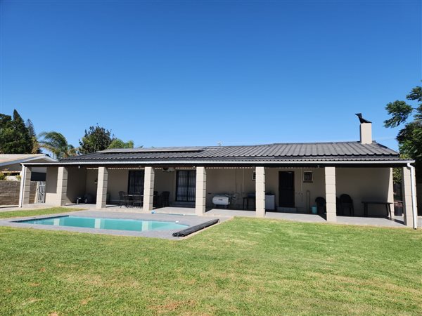 4 Bedroom House 4 Bedroom House