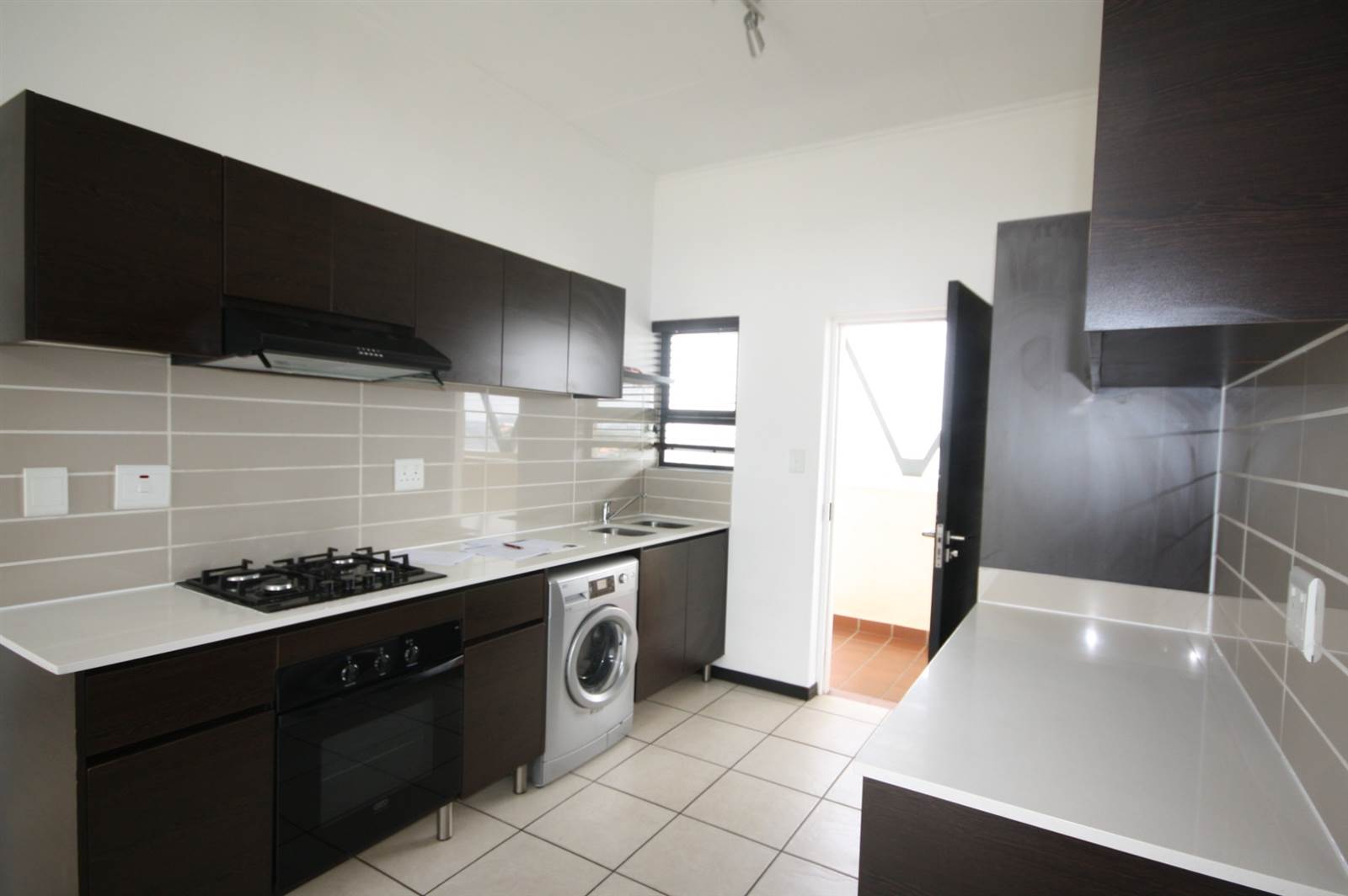 2 Bed Apartment in Greenstone Gate photo number 4
