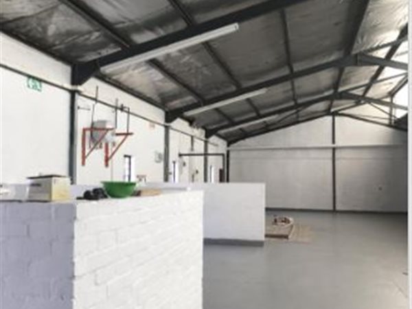 407  m² Industrial space